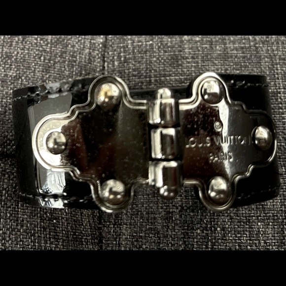 Louis Vuitton Save It Cuff Bracelet Vernis Noir - Picture 6 of 7